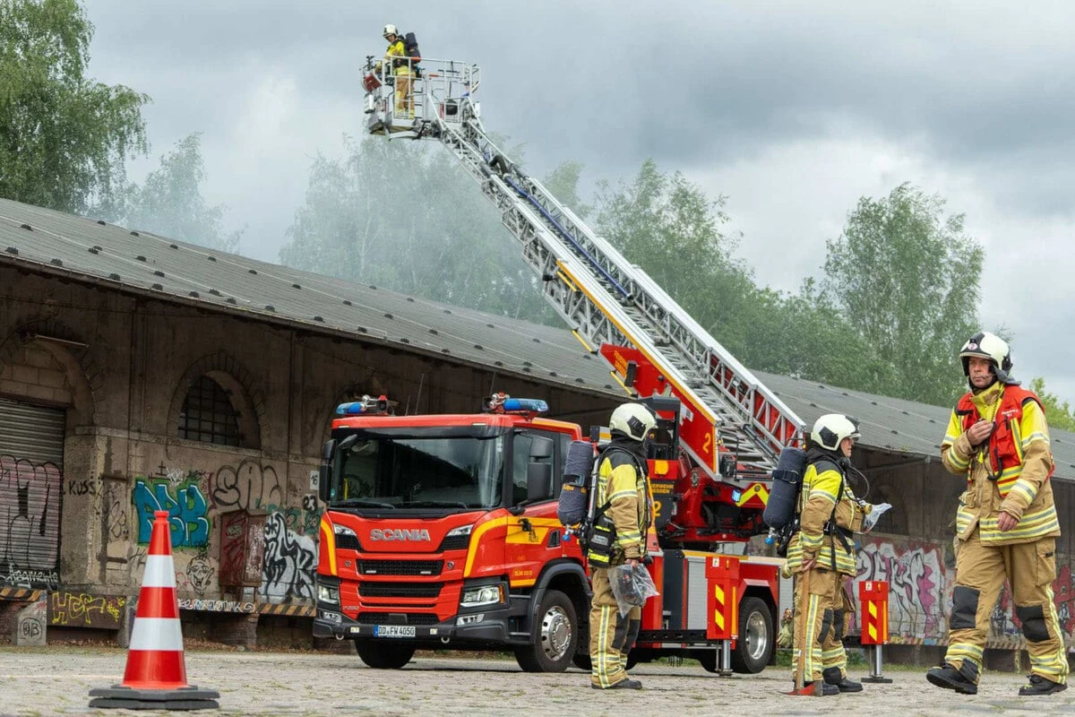 Schwarzer Rauch über der Dresdner Neustadt: Was brennt hier?