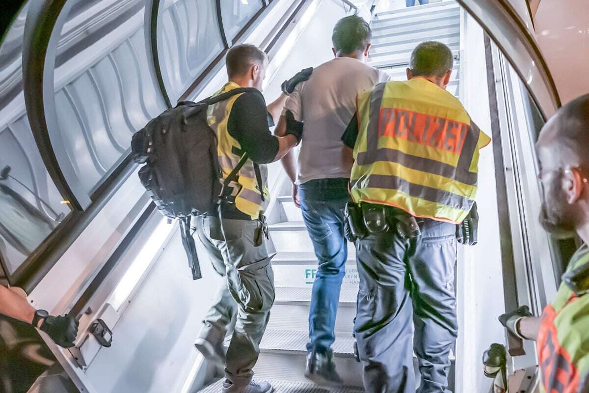 Heiße Debatte um Abschiebungen von Gefährdern im NRW-Landtag: 