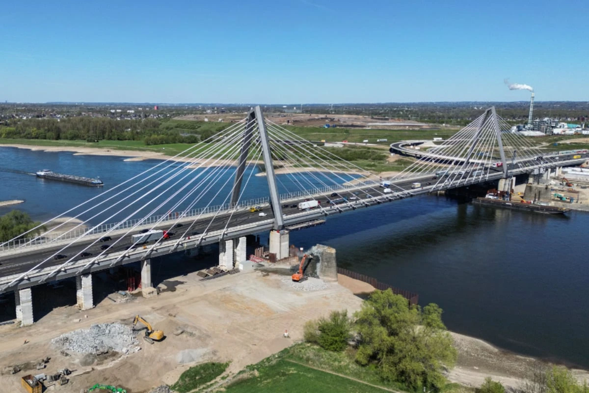 Sperrung wegen fallenden Eiszapfen: Droht wieder Winter-Chaos auf der Leverkusener Rheinbrücke?
