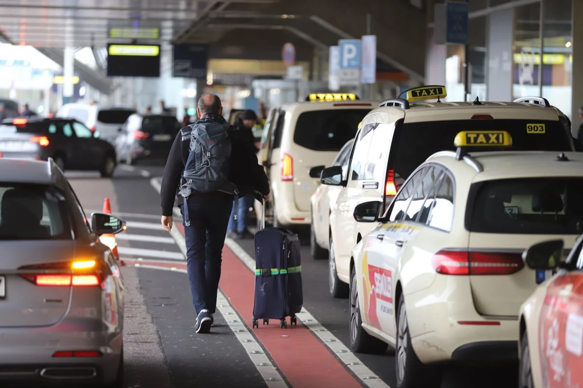Ferienende in NRW: So viele Reiserückkehrer werden erwartet