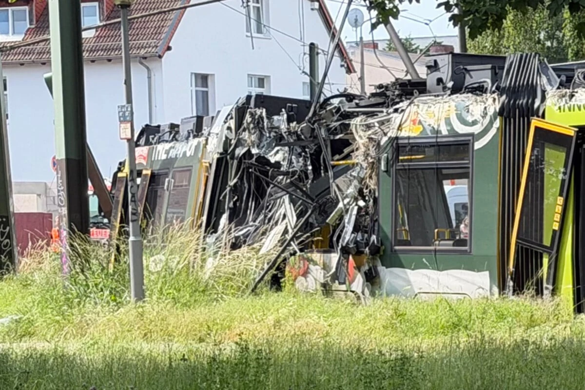 Straßenbahn entgleist in Hohenschönhausen – Drei Schwerverletzte