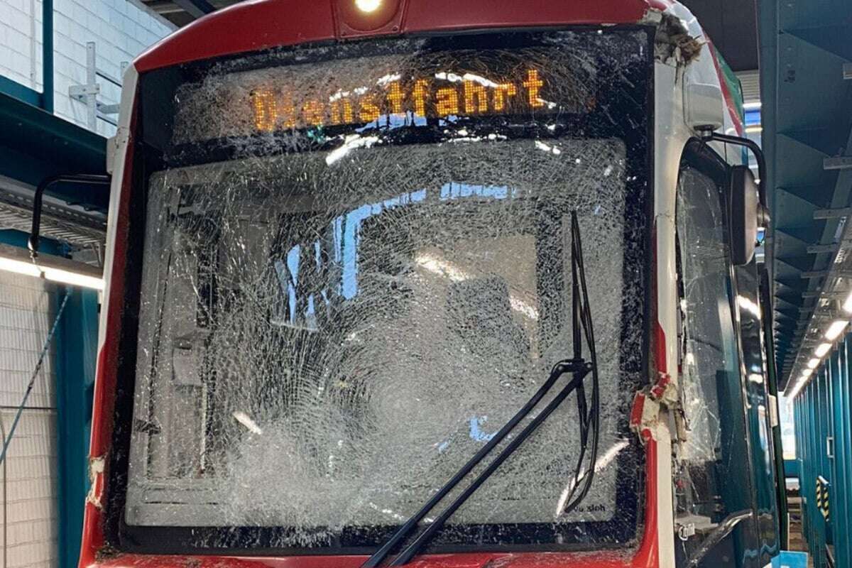 Nach schwerem Unfall: Chemnitzer City-Bahn C15 wieder im Einsatz