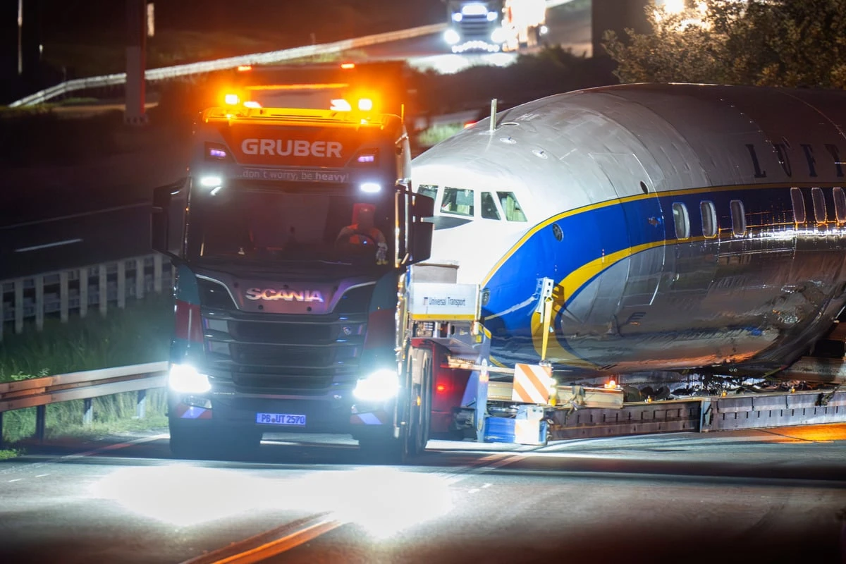 Darum rollt Schwertransport mit dieser Flugzeug-Legende über die A3