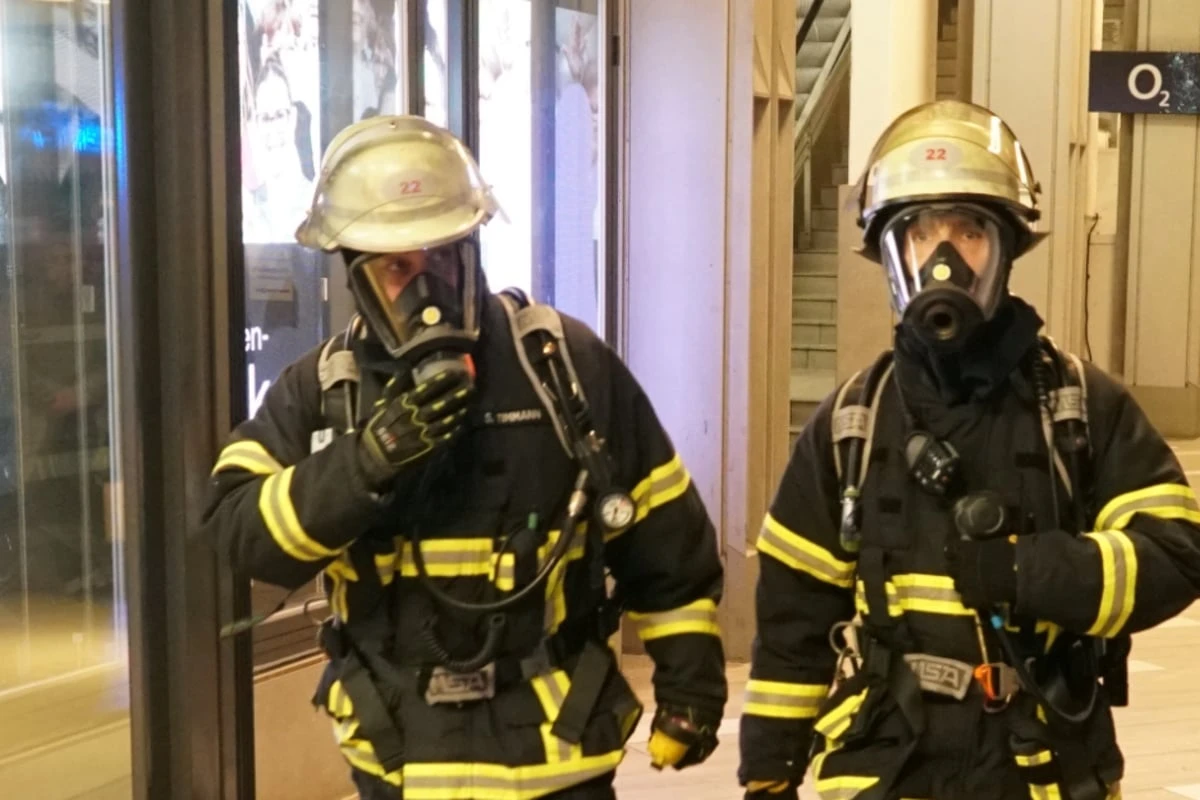 Reizgas im Kino versprüht! Mehrere Personen betroffen