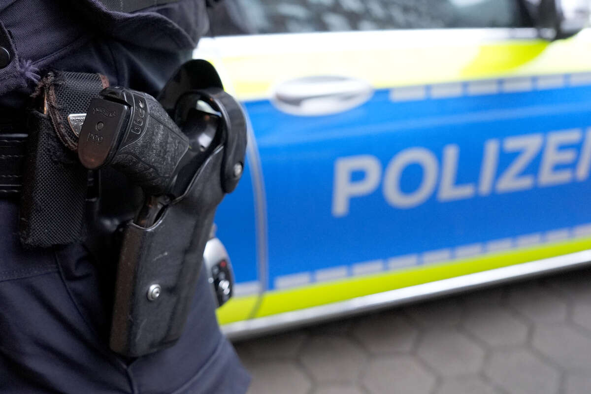 Hooligan-Prügelei am Bahnhof Helmstedt: Polizei sucht Zeugen