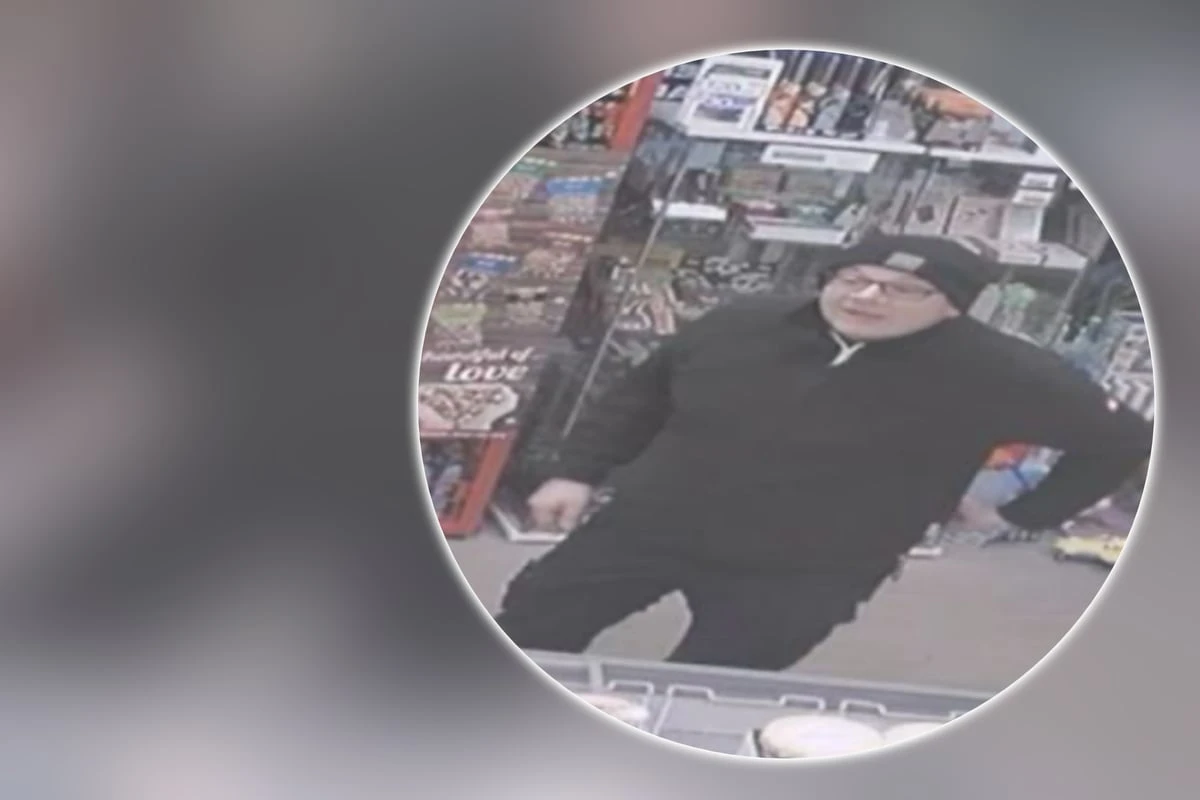 Teenager im Kiosk bedroht: Wer kennt diesen Mann mit Messer?