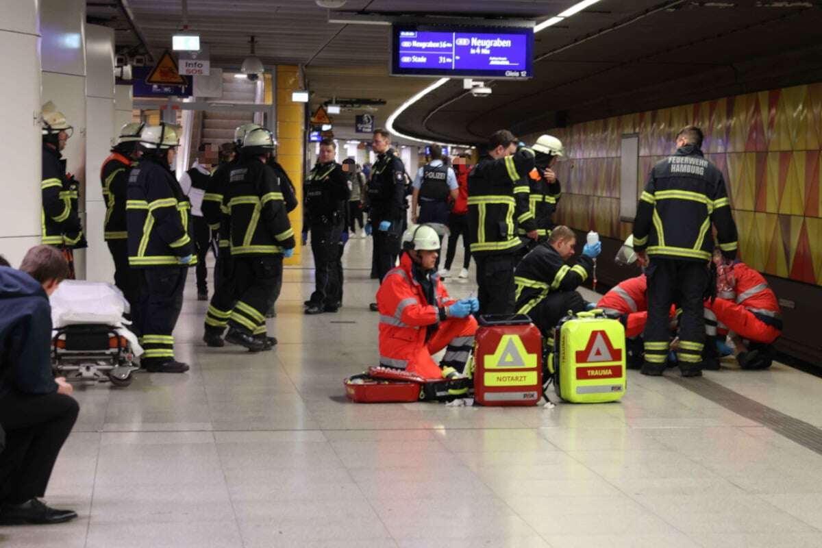 Lebensgefahr! Mann fällt bei Schlägerei in S-Bahn-Gleis