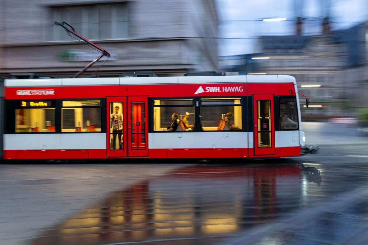 Haus in Halle droht einzustürzen - und gefährdet den Verkehr!