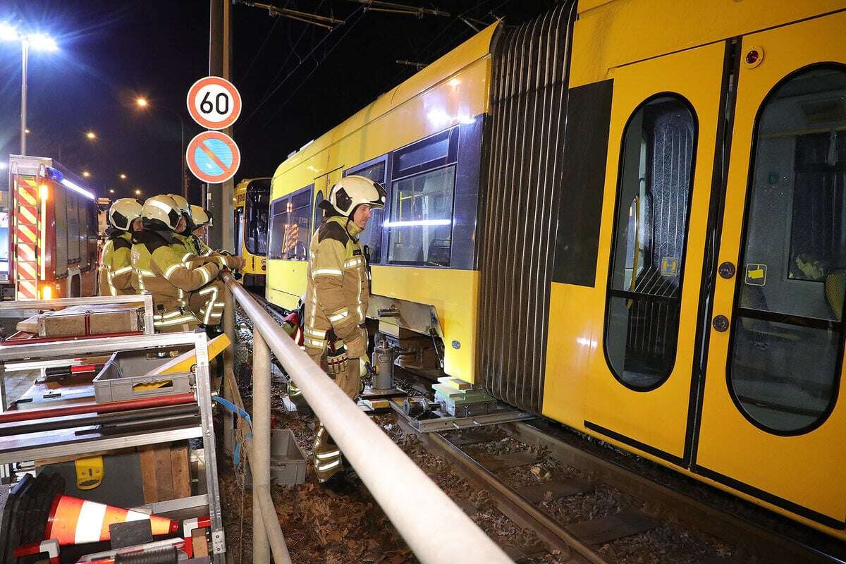 Tram entgleist: DVB müssen Abfangbahn ankoppeln!