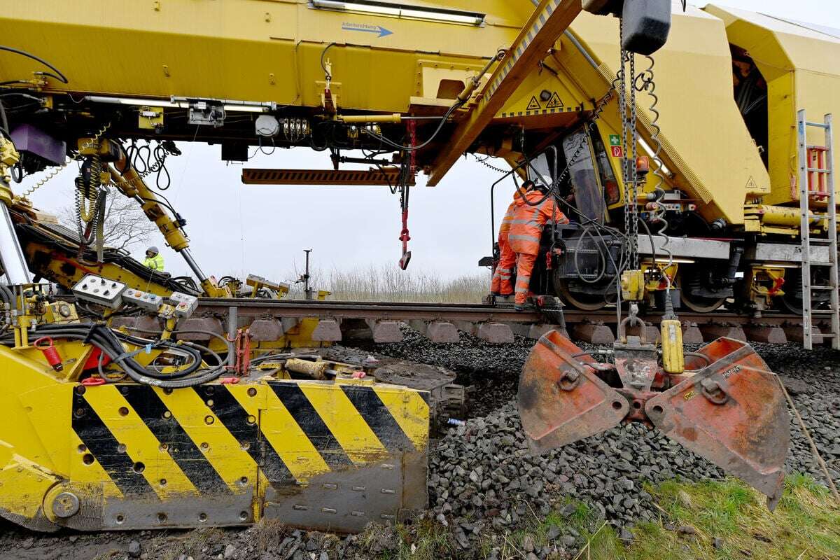 Mitten in den Ferien: Zugverkehr wegen Bauarbeiten zwei Wochen lang gestört