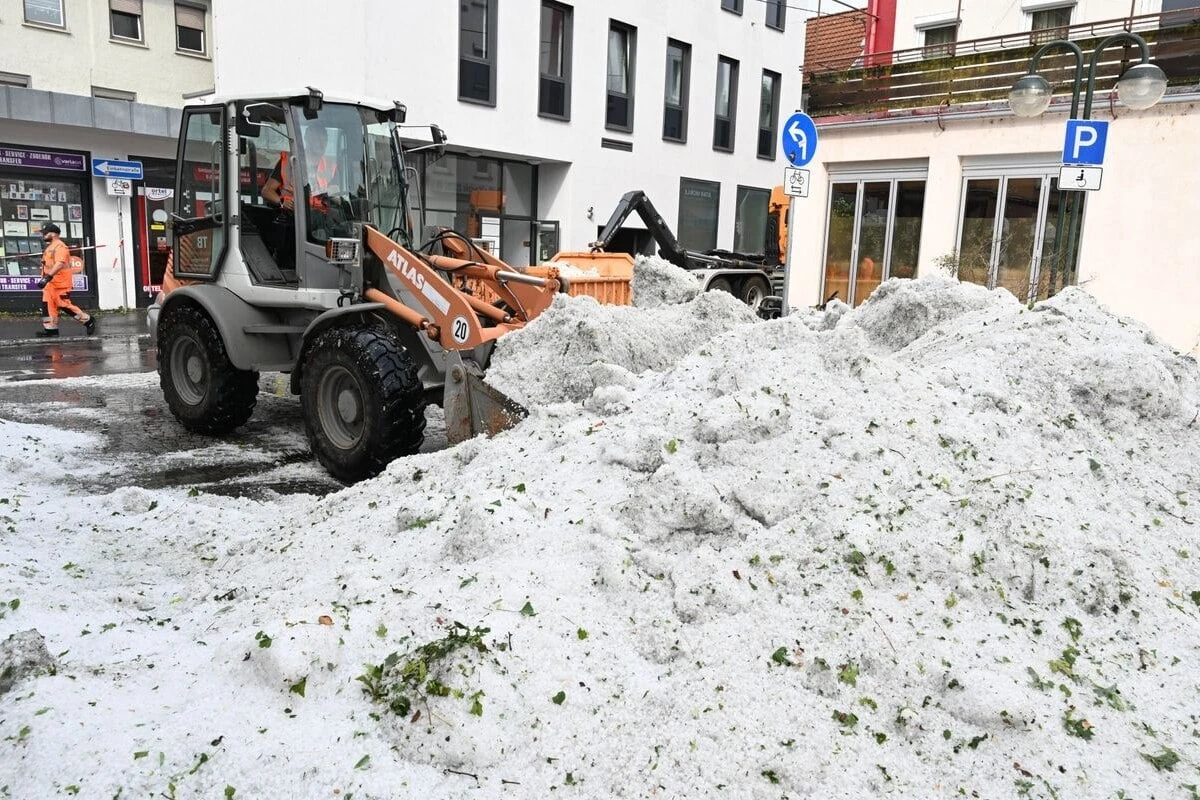 Hagelsturm sorgt für stundenlange Einsätze: 6000 Haushalte ohne Strom