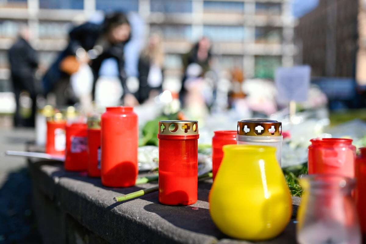 Stilles Gedenken in Mannheim: 1500 Menschen versammeln sich auf Paradeplatz