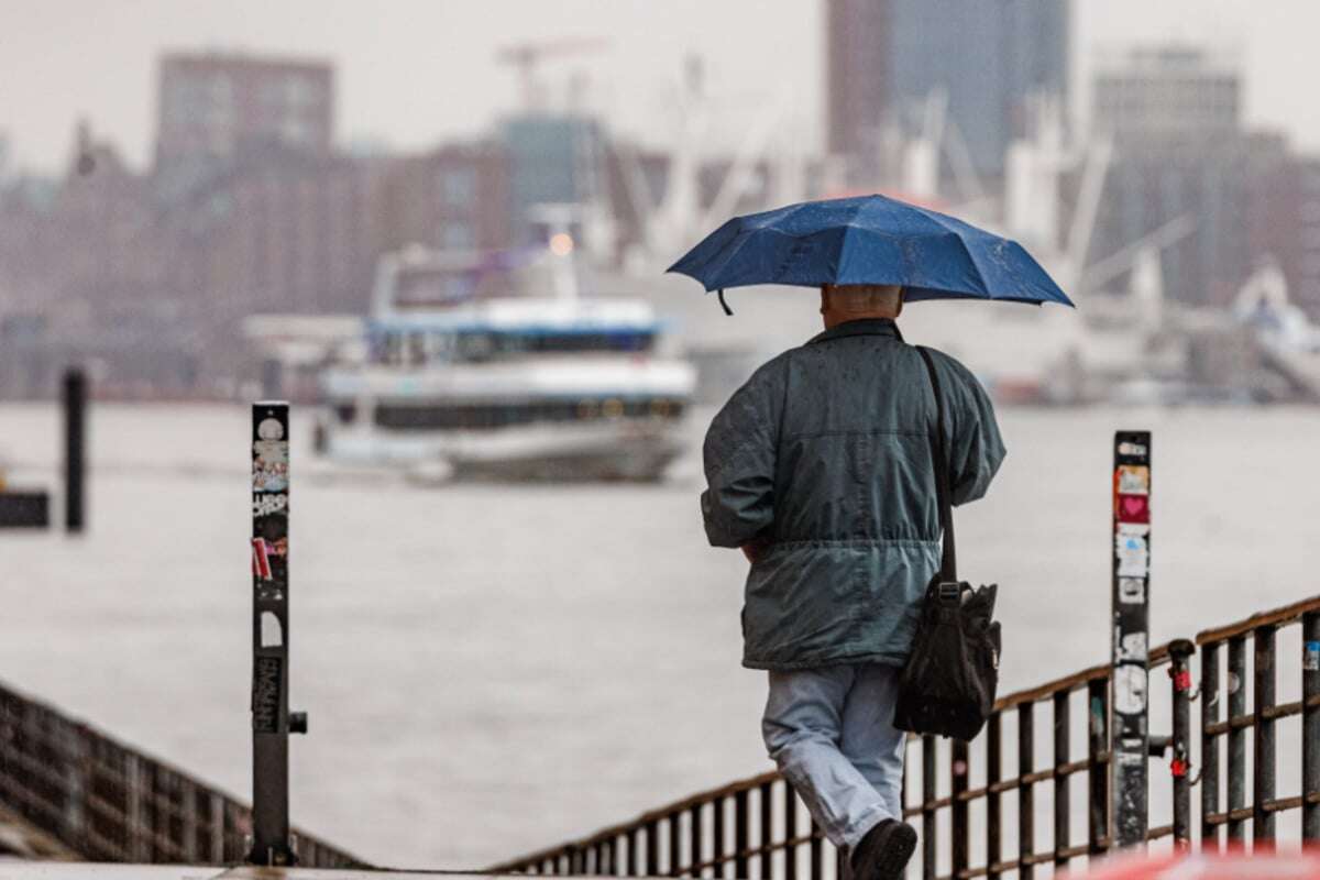 Im Norden wird es ungemütlich: Sprühregen und Starkwind erwartet