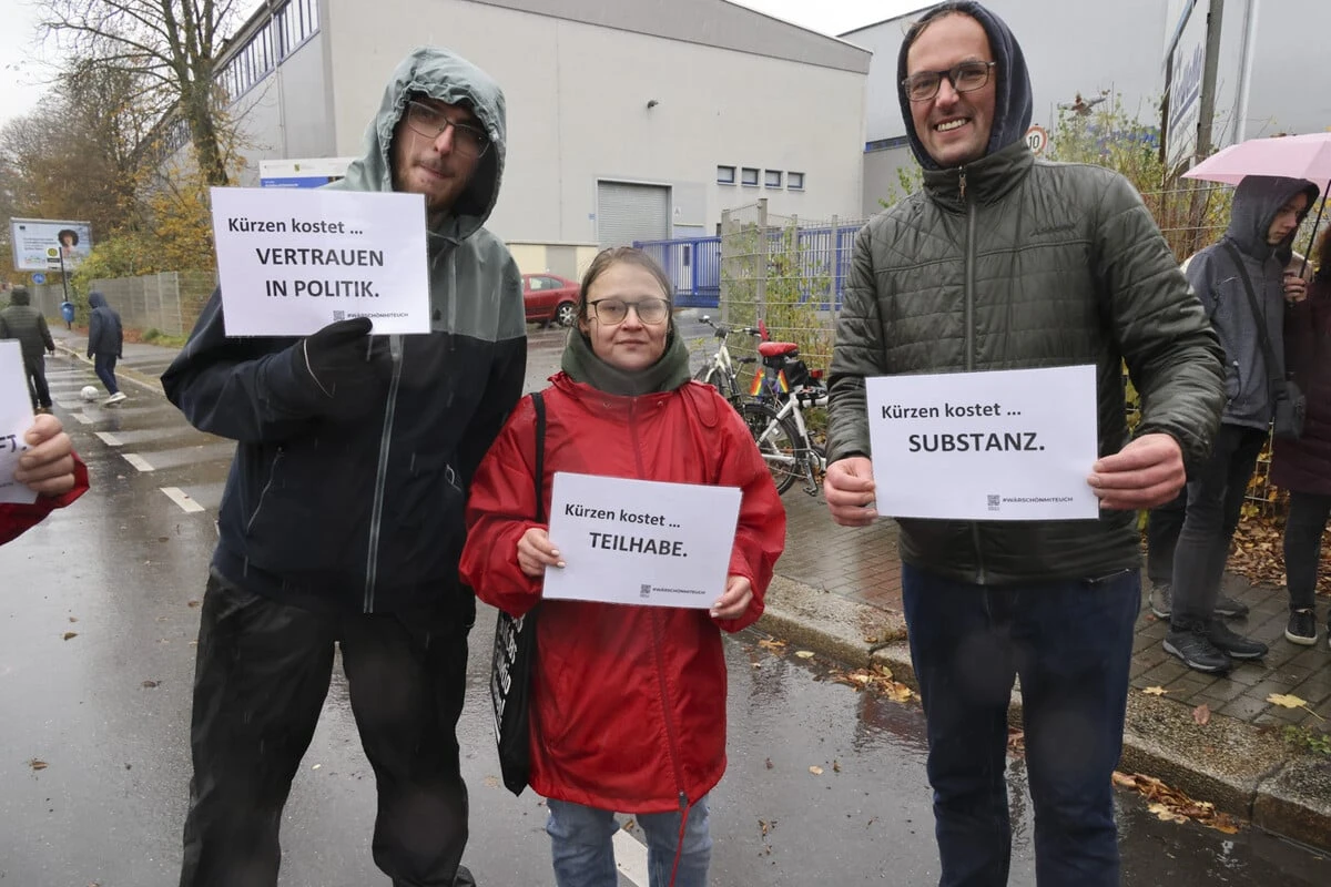 Kindern fordern ihre Rechte: Straßensperrung in Chemnitz