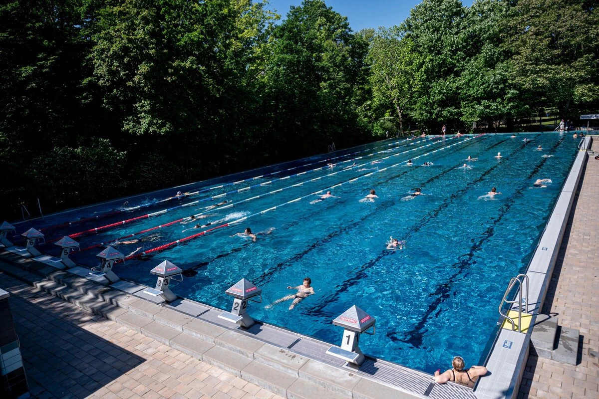 Endlich wieder Wasserspaß! Prinzenbad eröffnet Berliner Badesommer
