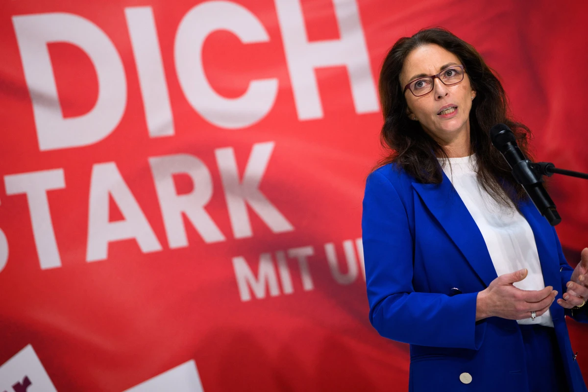 Bundestag: Gewerkschaftsbund wehrt sich gegen längeren Arbeitstag