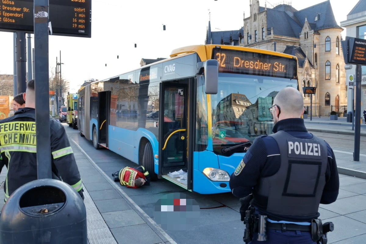Chemnitz: Brutale Bus-Schubserin landet in Psychiatrie