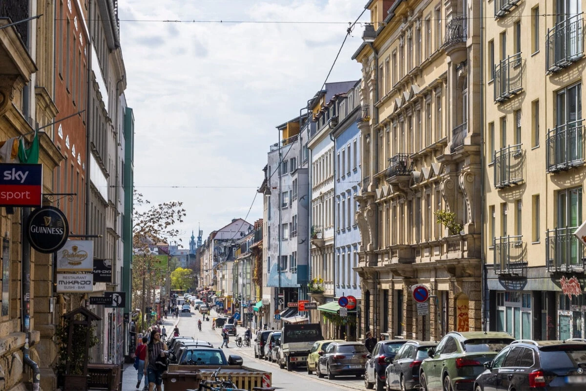 18-Jähriger attackiert Mitarbeiter des Ordnungsamtes in der Neustadt