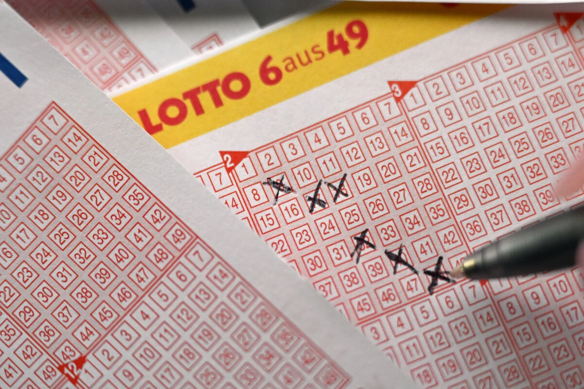 Familienvater ahnt nichts und sitzt monatelang auf 15-Millionen-Gewinn