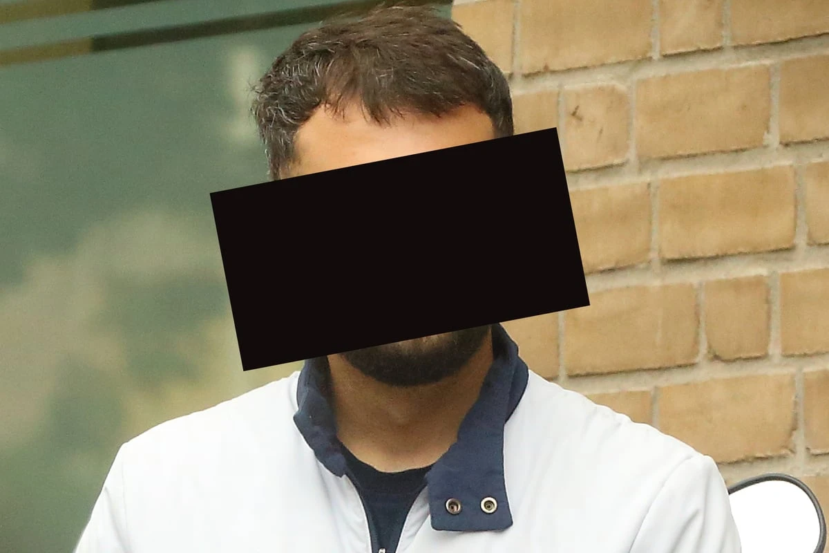 Raser tritt Blitzer kaputt: Er fuhr ohne Führerschein