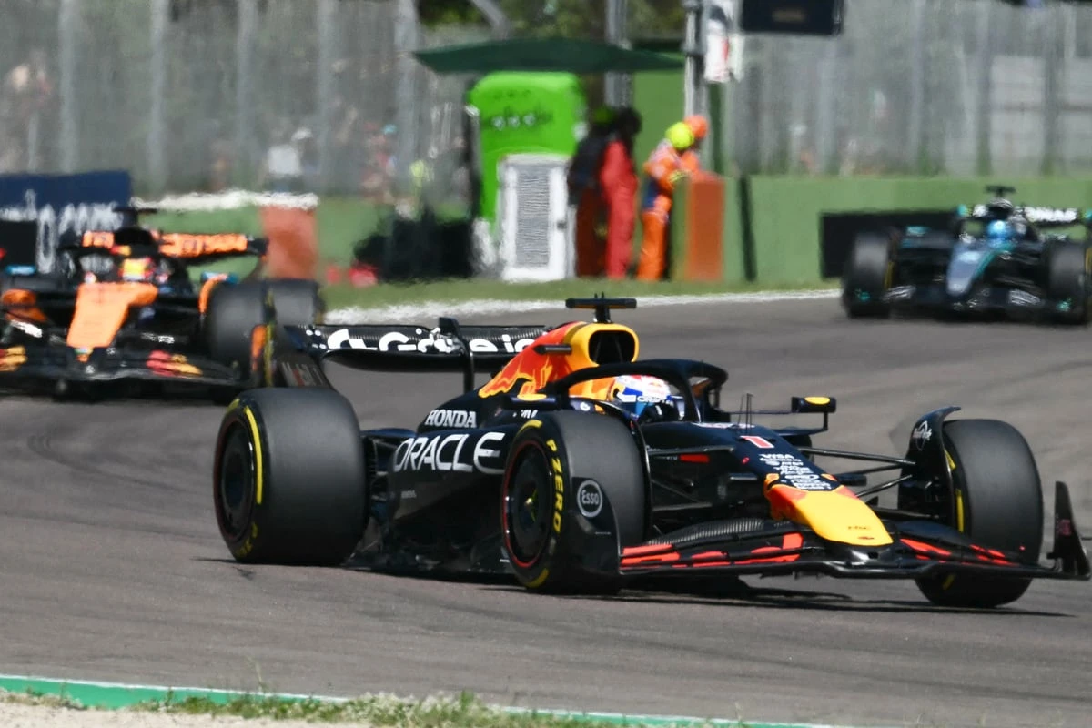 Verstappen schlägt zurück! Formel-1-Siegesserie von Piastri reißt