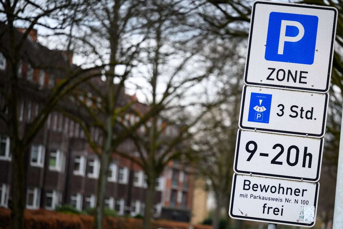 Parkausweise für Anwohner werden teurer: Wo man deutlich mehr bezahlen muss