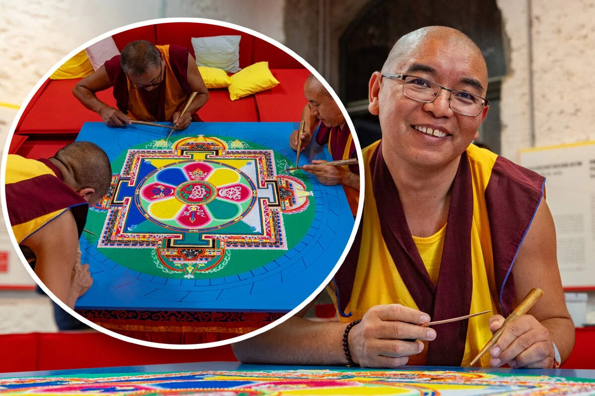 Mandala der Liebe: Was machen tibetische Mönche im Japanischen Palais?