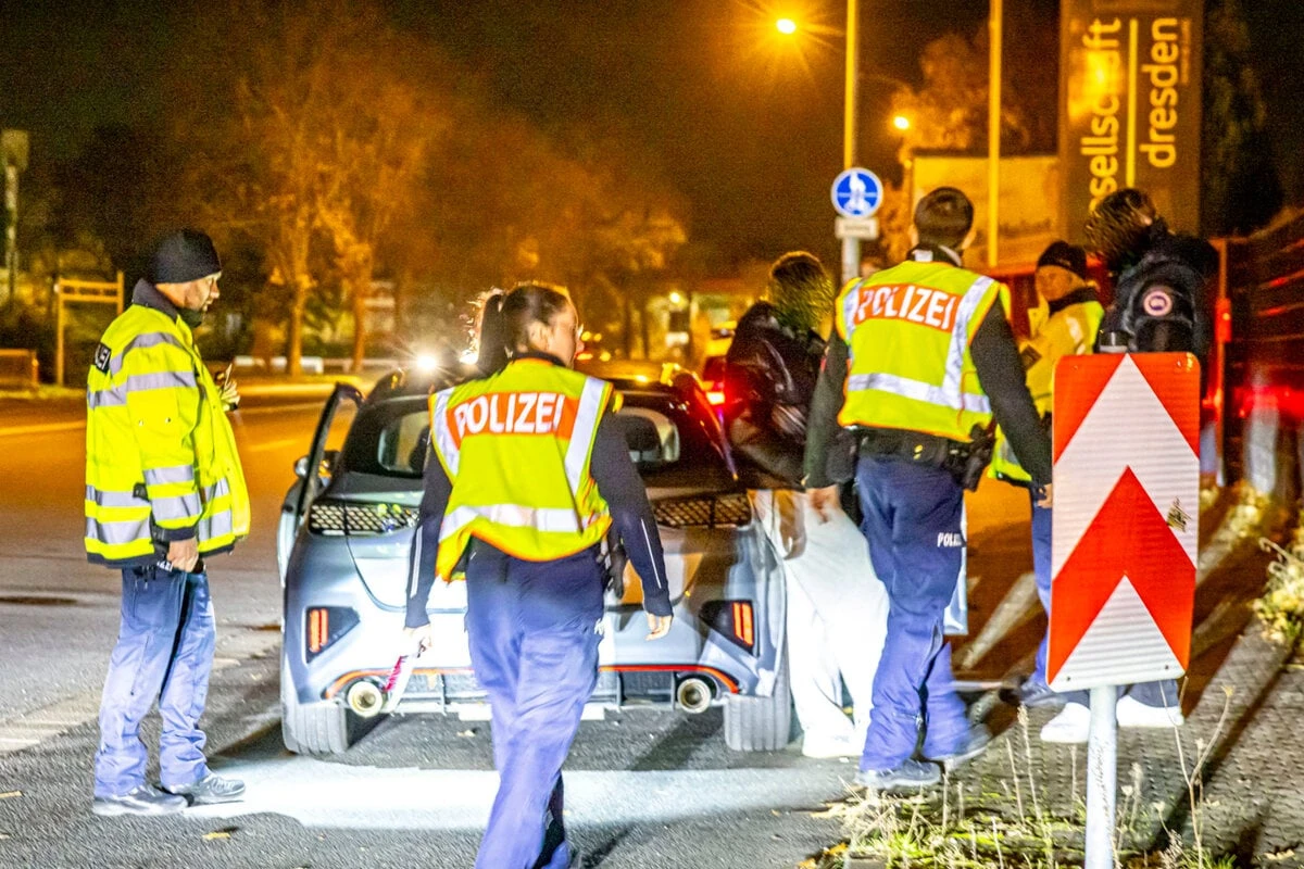 Tuningszene trifft sich in Heidenau: Polizei mit großer Präsenz dabei