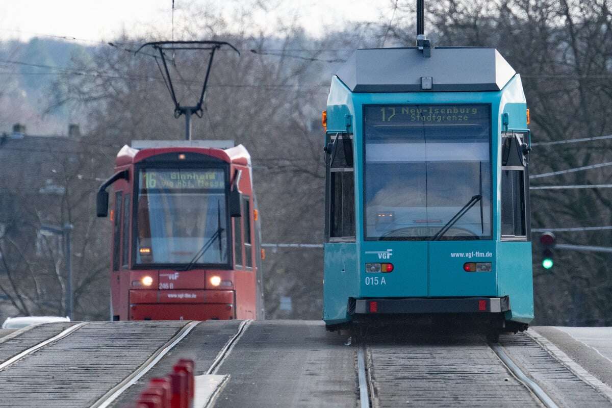 Tram übersehen? Wende-Manöver wird 19-Jährigem zum Verhängnis