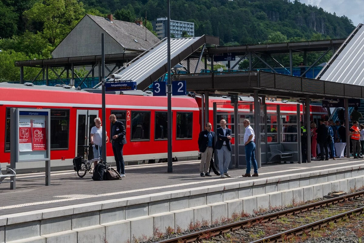 Nach Flutkatastrophe vor vier Jahren: Eifelstrecke erst ab 2028 wieder ohne Sorgen befahrbar