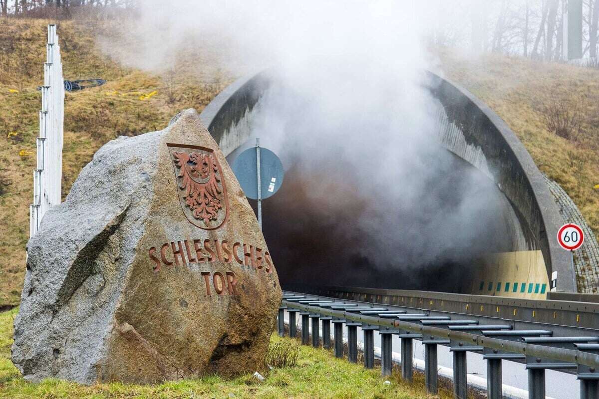 Was ist da los? Feuerwehr eilt zu Autobahntunnel, A4 voll gesperrt