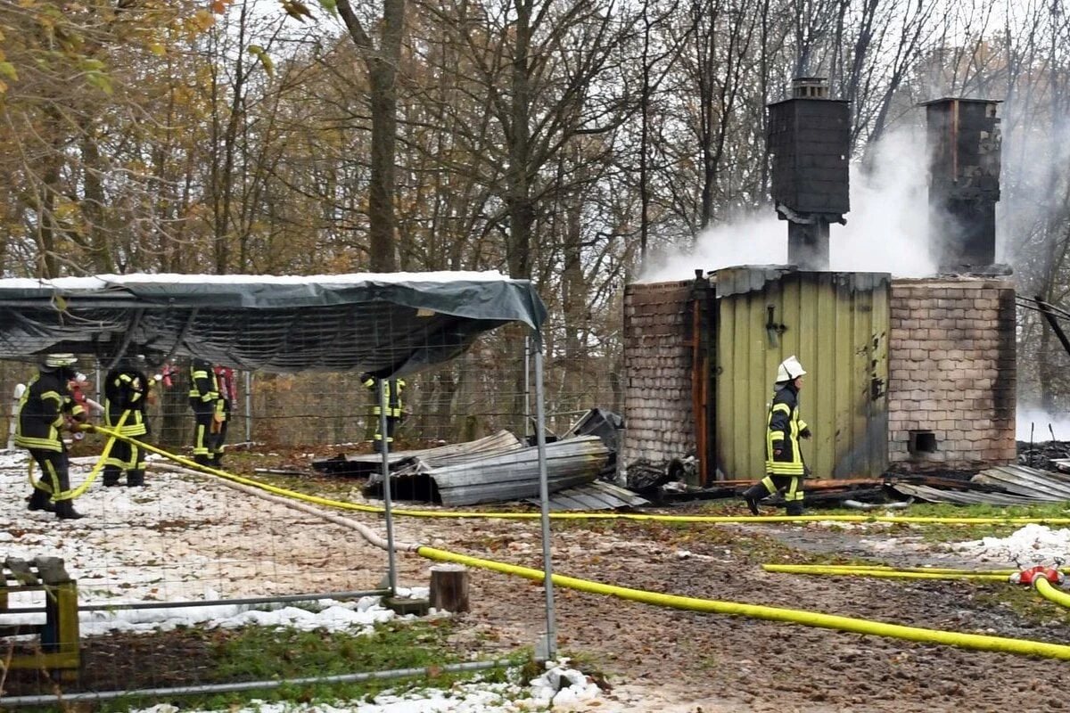 Versuchter Mord in zehn Fällen: Flüchtling zündet eigene Unterkunft an