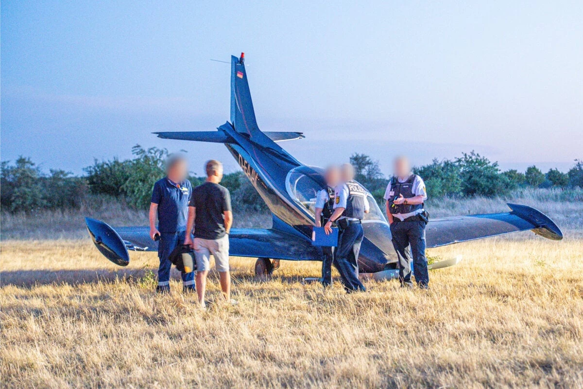 Triebwerke ausgefallen: Kleinflugzeug stürzt kurz vor Baden Airpark ab