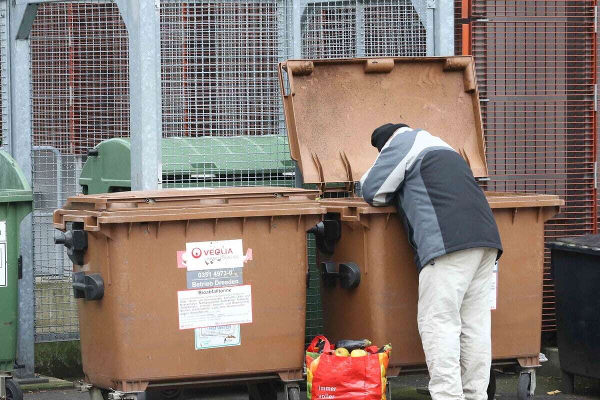 Zahl in zehn Jahren fast verdoppelt: Immer mehr Rentner müssen zum Sozialamt