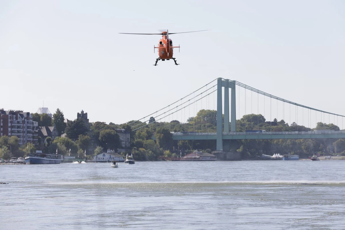 Schon wieder Mensch im Rhein vermisst: Such-Aktion mit Hubschrauber und Tauchern