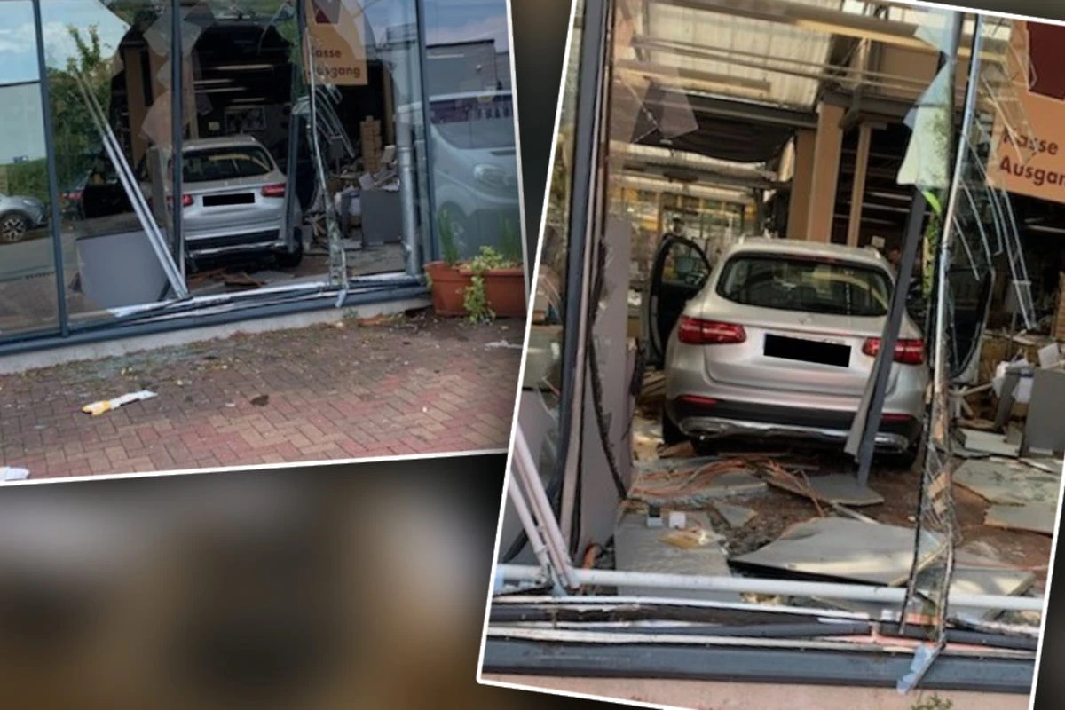 Benz-Fahrer kracht durch Glasscheibe und landet im Kassenbereich