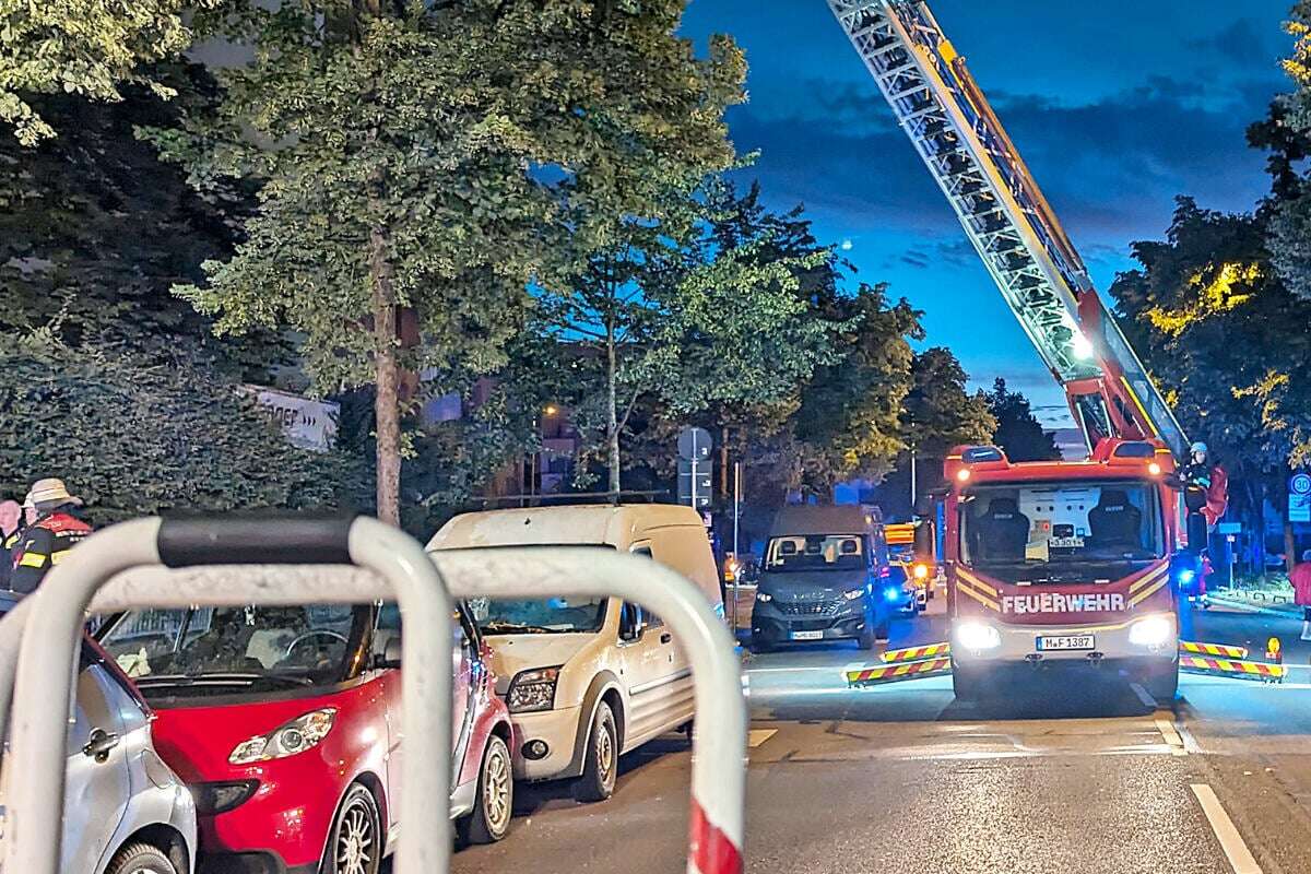 Feuerwehreinsatz in Untersendling: Starker Rauch! Menschen per Drehleiter aus 5. Stock gerettet