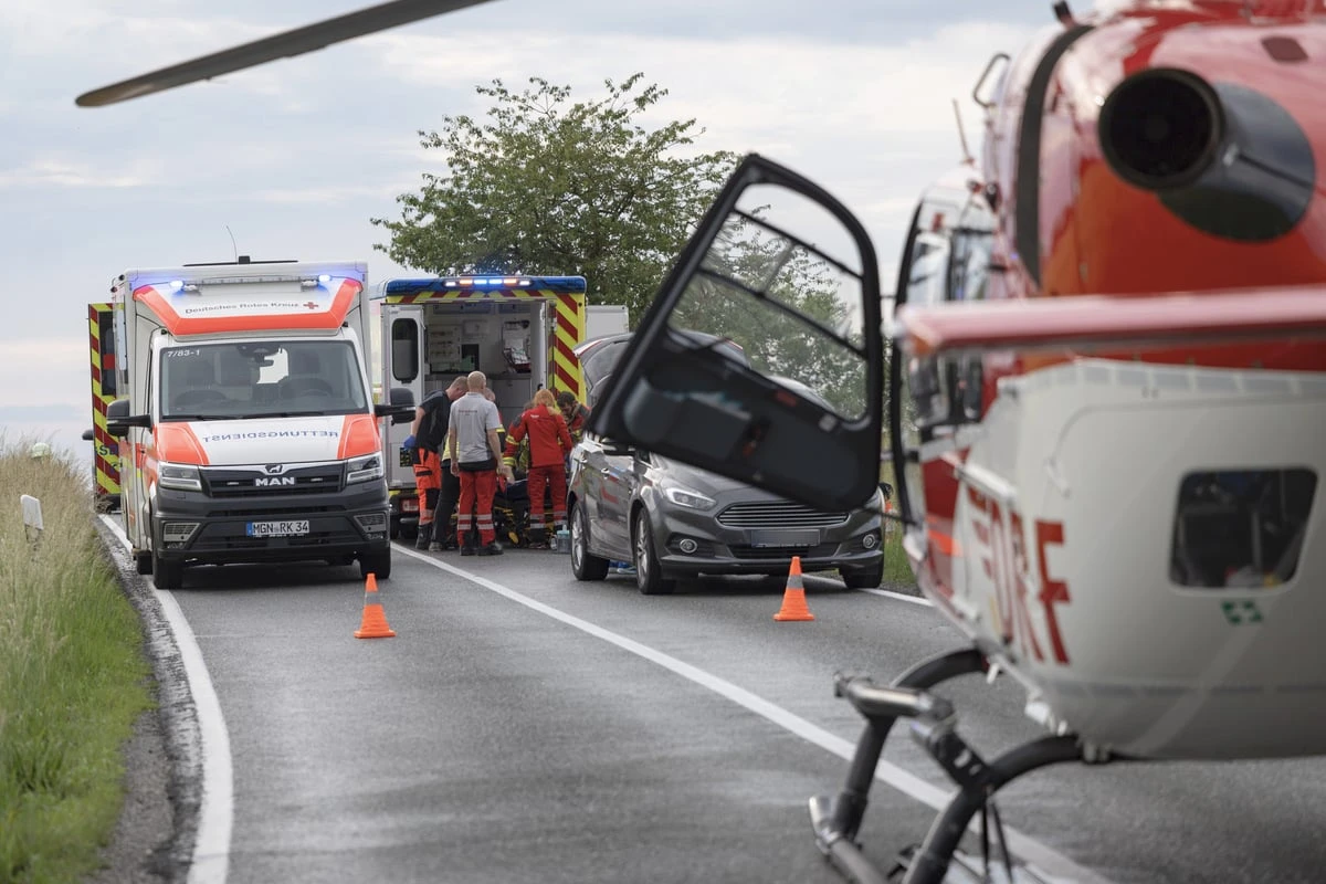 Heftiger Motorradunfall: 11-Jährige schwer verletzt