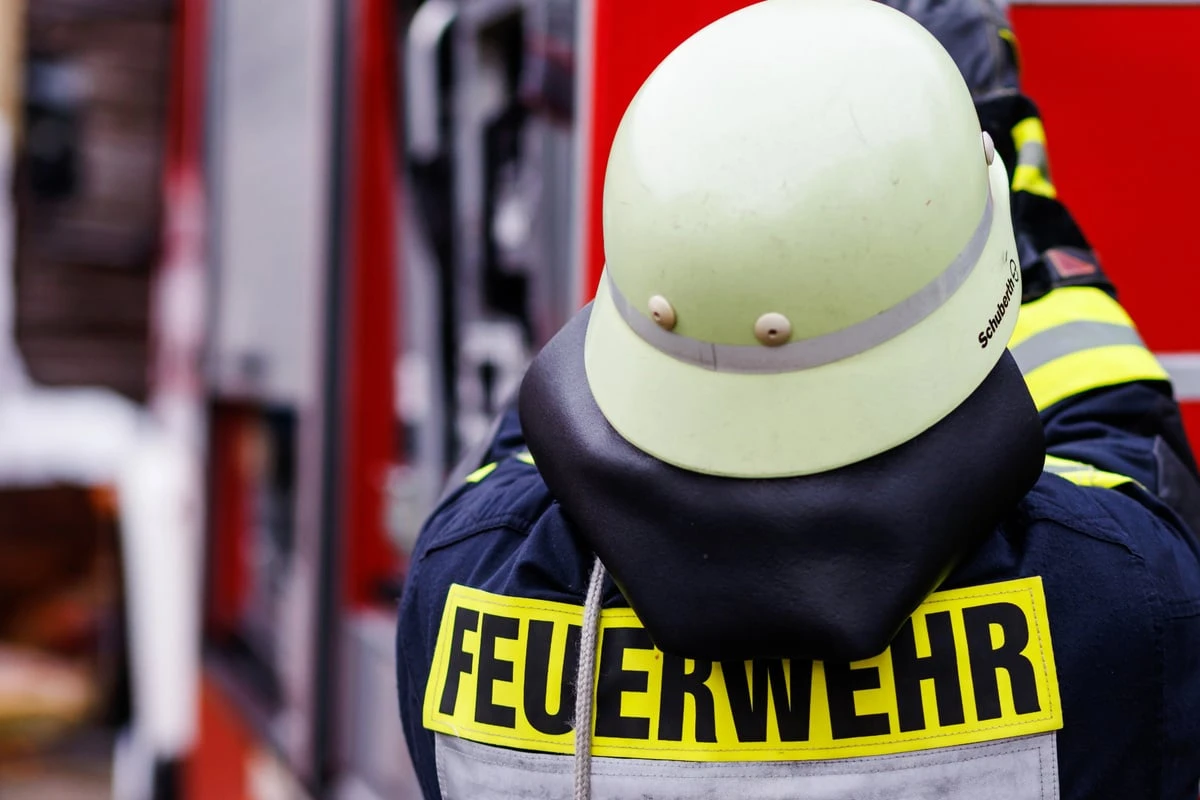 Aggressiver Rentner schlägt Feuerwehrmann im Einsatz Zahn aus