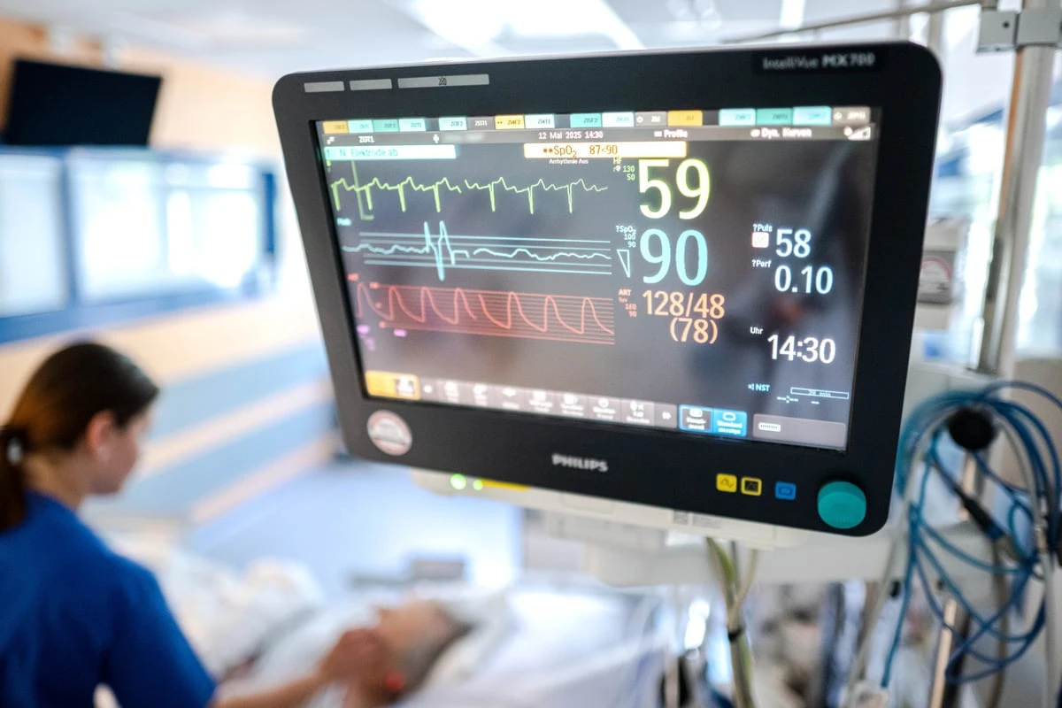 Schocktat in Köln: Zimmergenosse soll Senior auf Intensivstation getötet haben