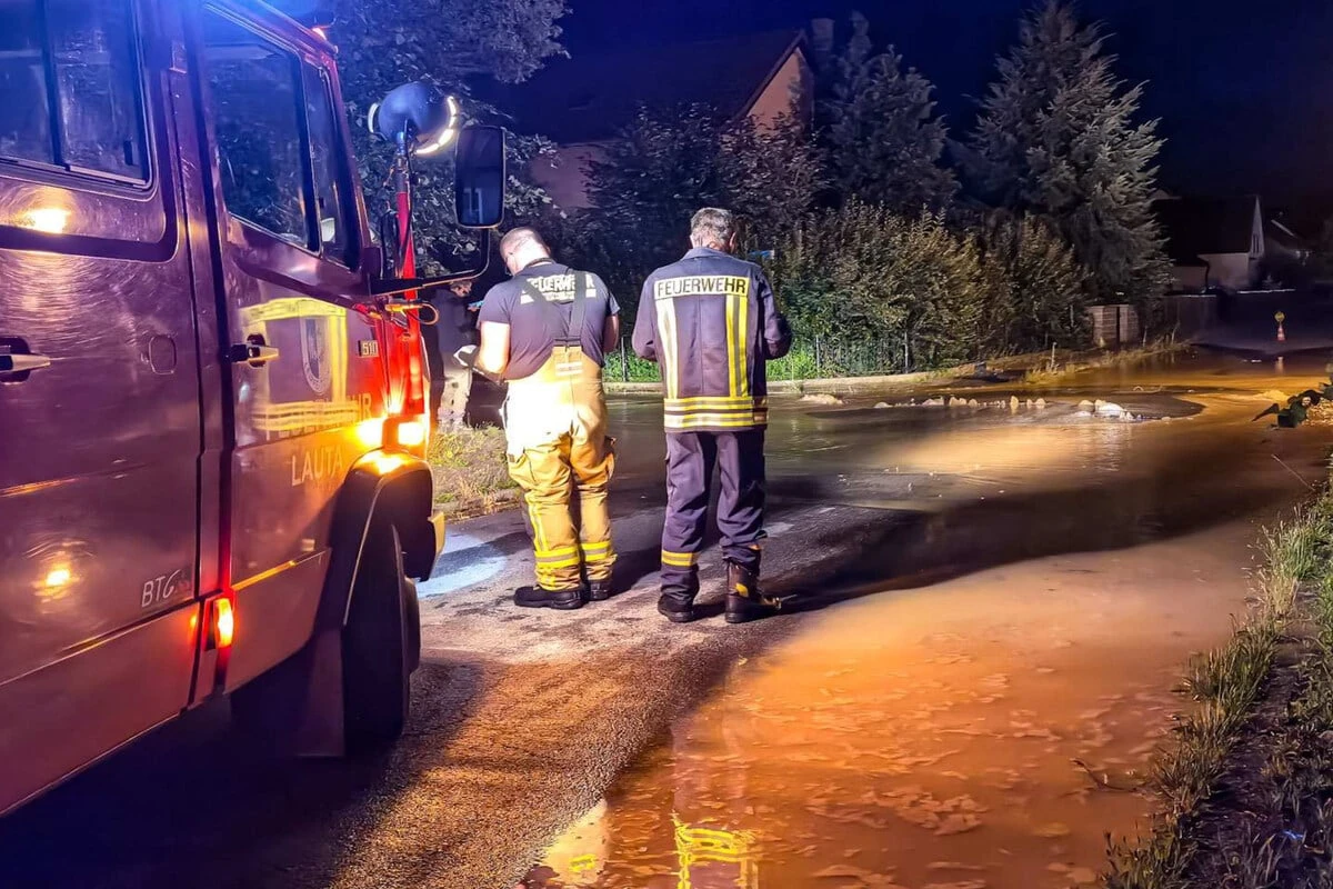 Wasser-Chaos im Landkreis Bautzen: Rohrbruch flutet Straßen