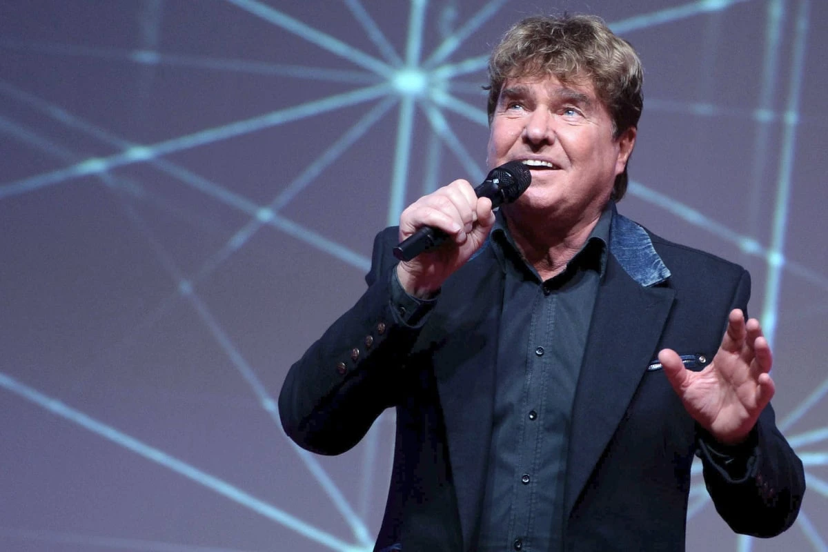 Frank Schöbel reagiert auf Kritik an seinem DDR-Lied: 