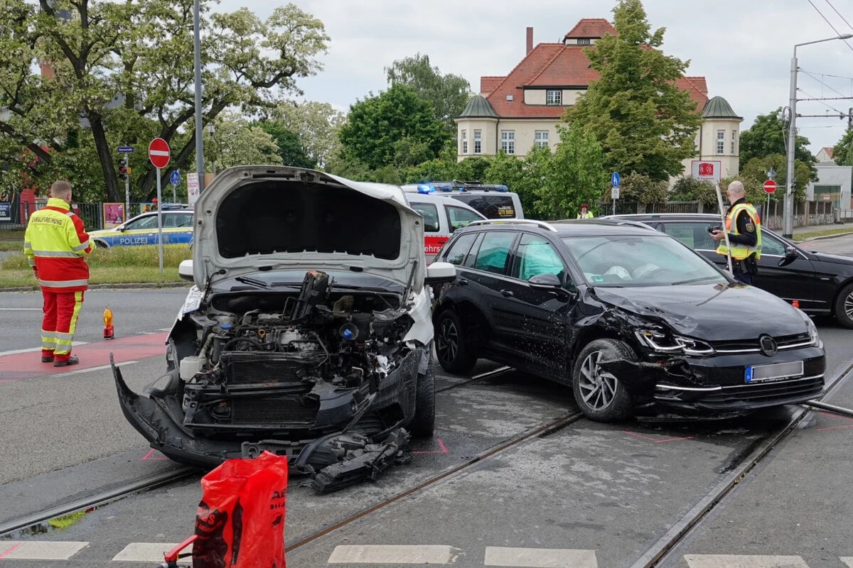 Kreuzungs-Crash auf der Hansastraße: Eine Person verletzt
