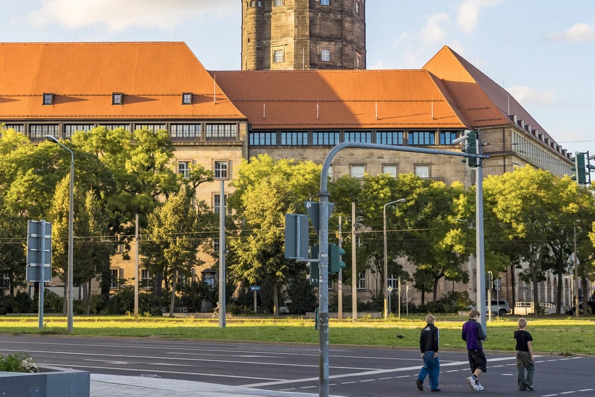 Dresdens Ämter wollen ihre Sprache entschachteln