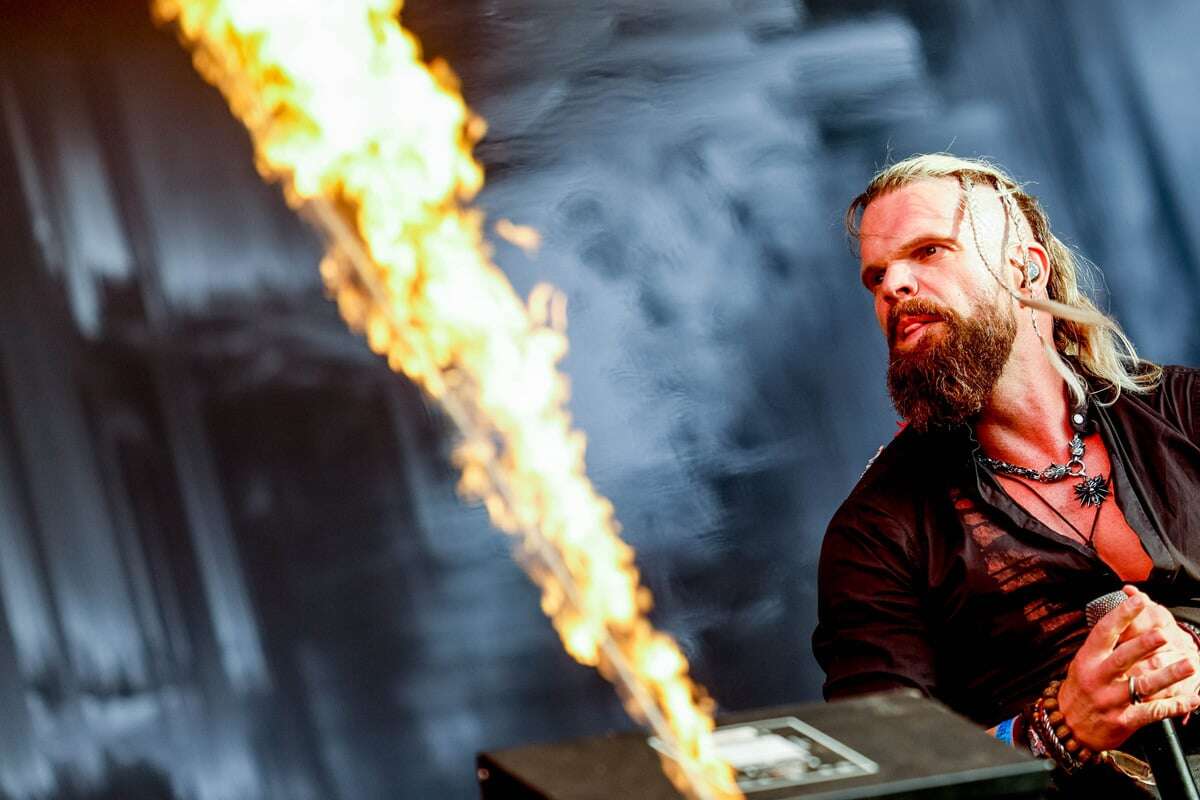 Blutdurstiger Weihnachtsmarkt für Metal-Heads: Wacken-Musiker reißen die Charité ab