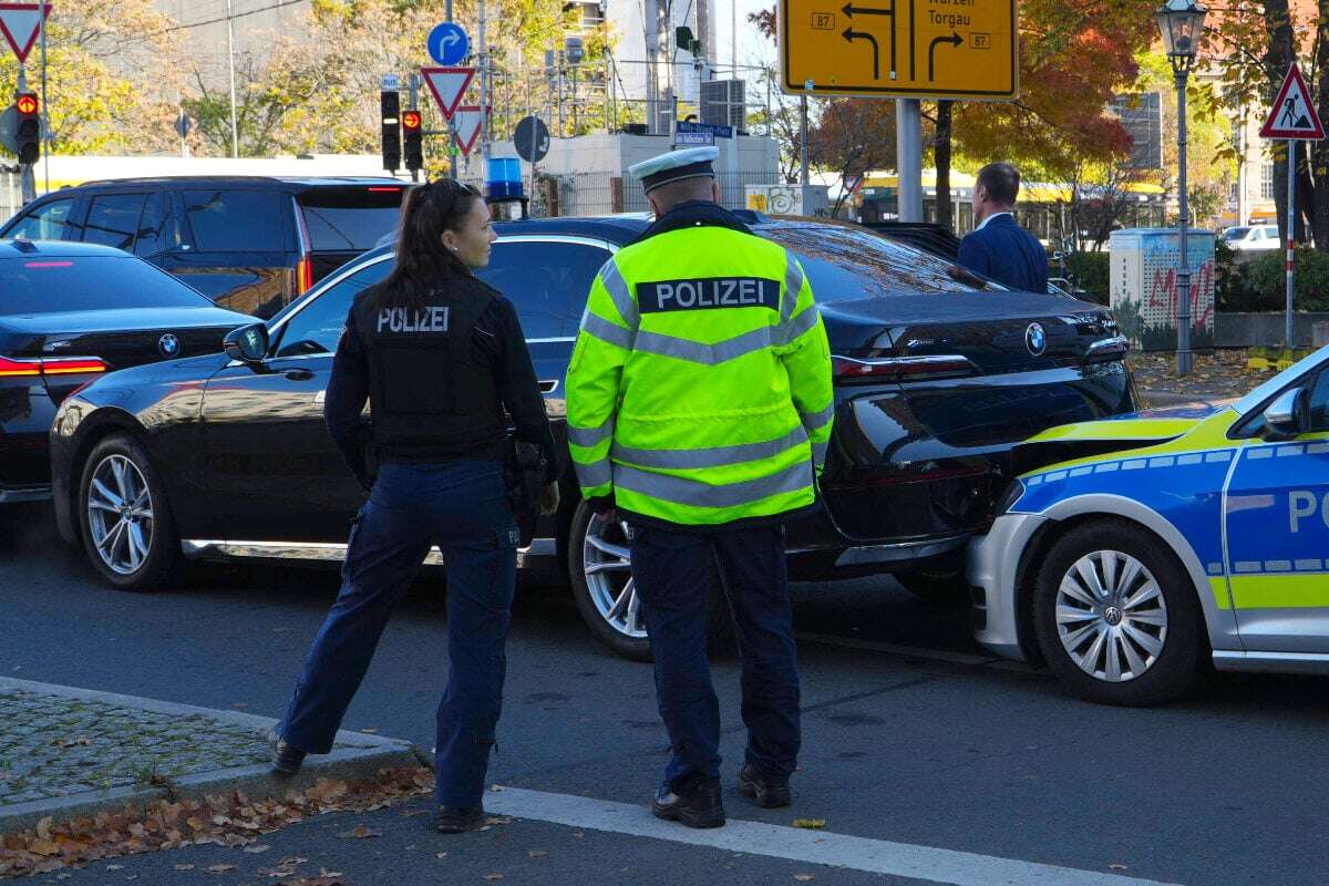 Länderchefs treffen sich in Leipzig: Polizei auf dem Weg in Unfall verwickelt