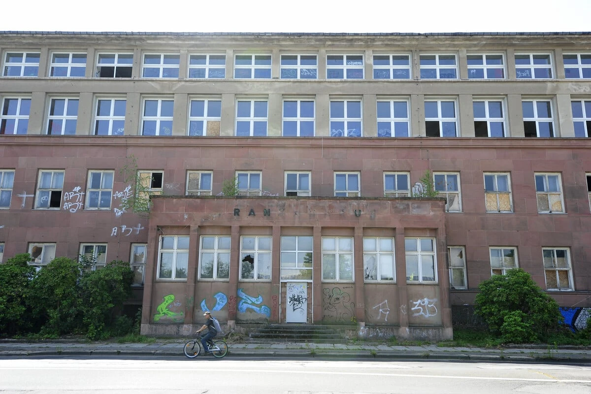 Aufbauarbeiten für bekanntes Kunstfestival in Chemnitzer 