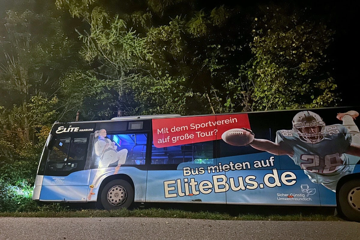 Spritztour geht schief! Diebe klauen Linienbus und landen im Graben