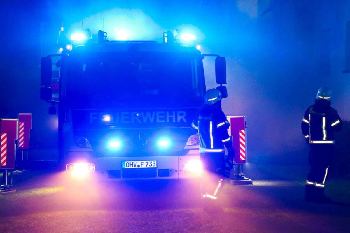 Wohnung in Flammen: 66 Menschen evakuiert!