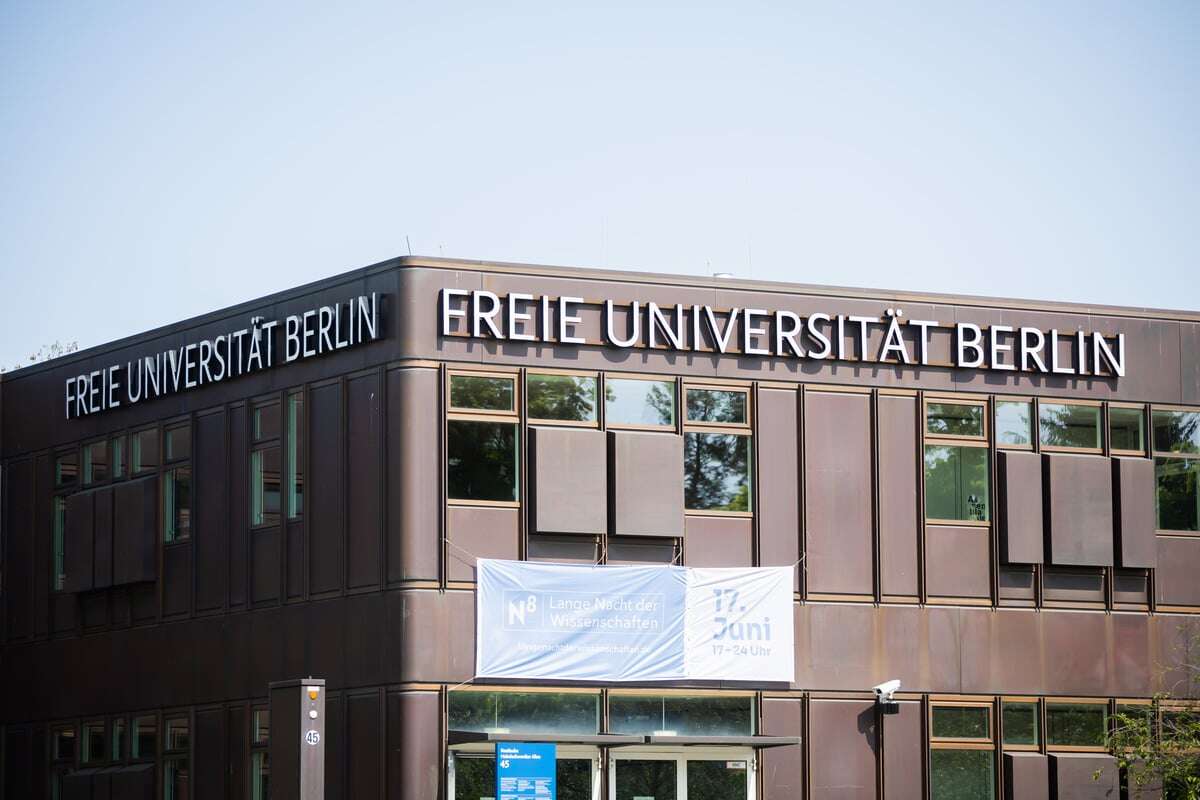 Semesterbeitrag steigt: Berliner Studierende müssen bald tiefer in die Tasche greifen!